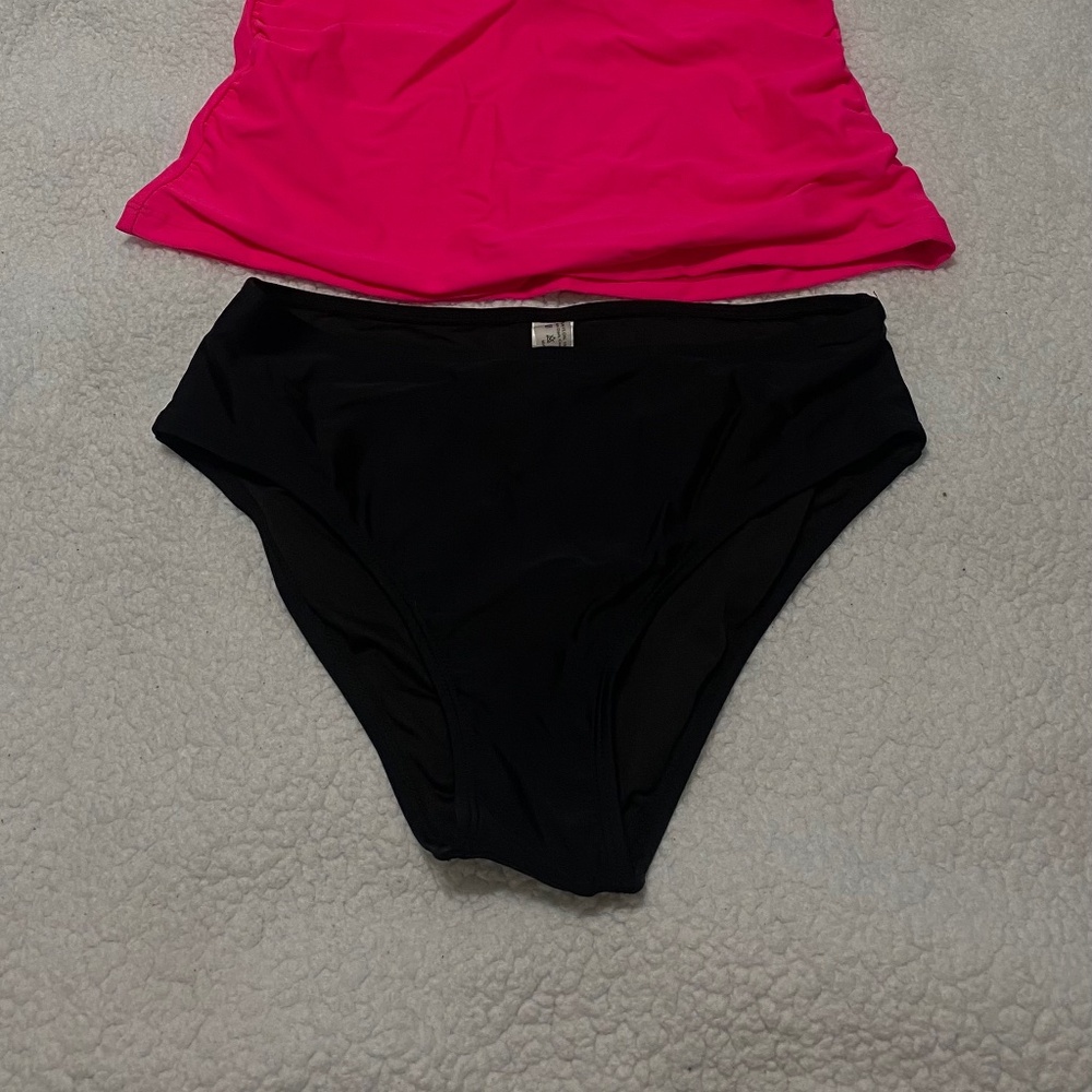 Yonique tankini swim top and bottom size s - Picture 5 of 5